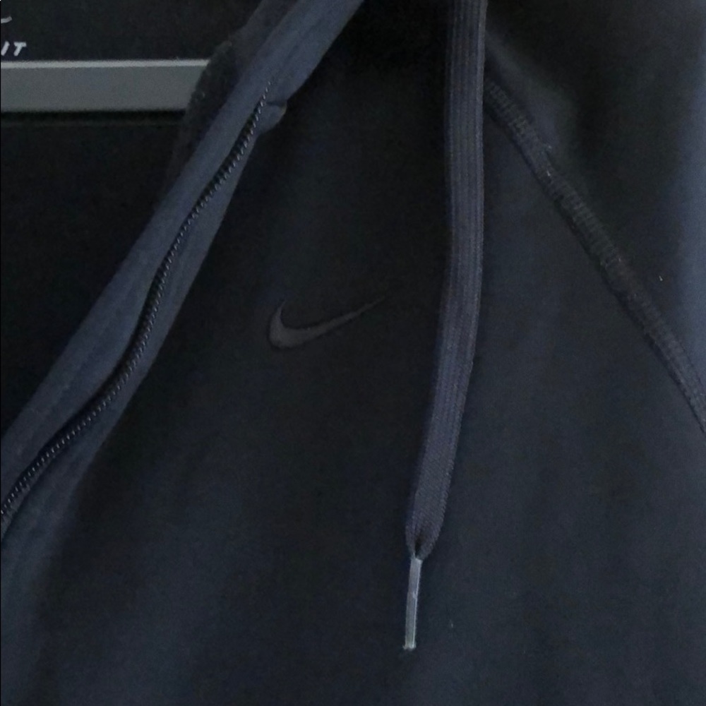 Nike zip up jacket - Picture 3 of 4
